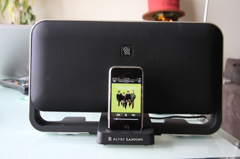 Illustration for article titled Altec Lansing T612: Their First iPhone-Friendly, GSM Buzz-Shielding Speaker Dock